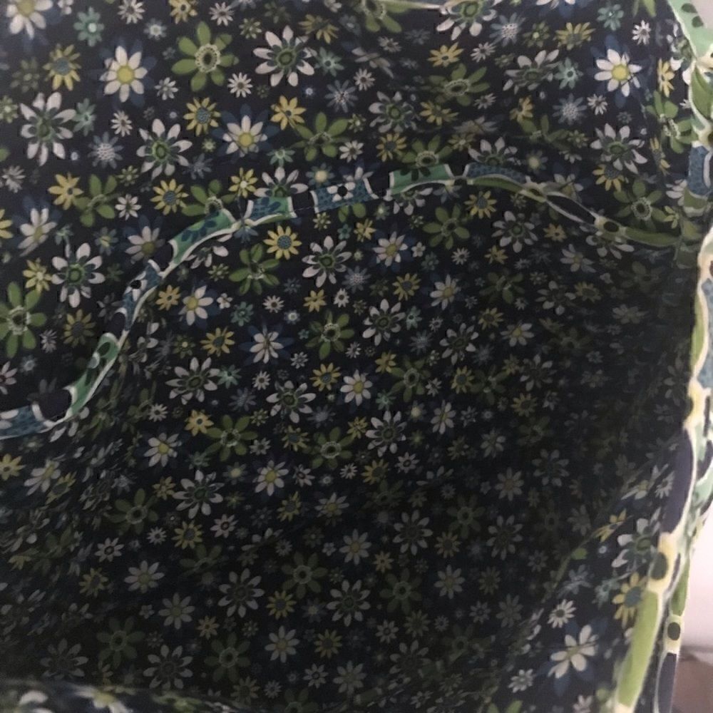Vera Bradley Daisy Daisy messenger diaper bag - Picture 8 of 10